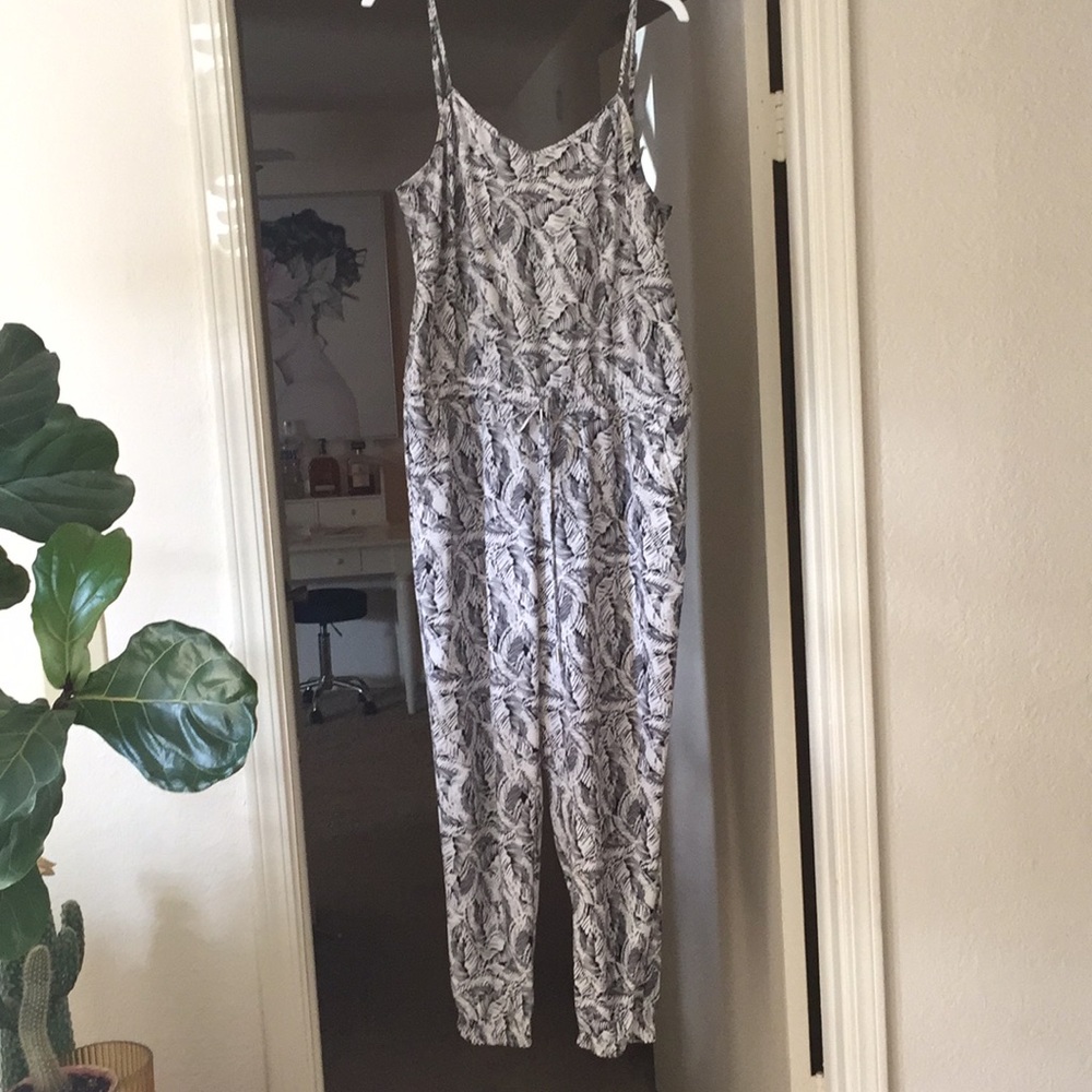 Banana Republic palm print jumpsuit - size 10!